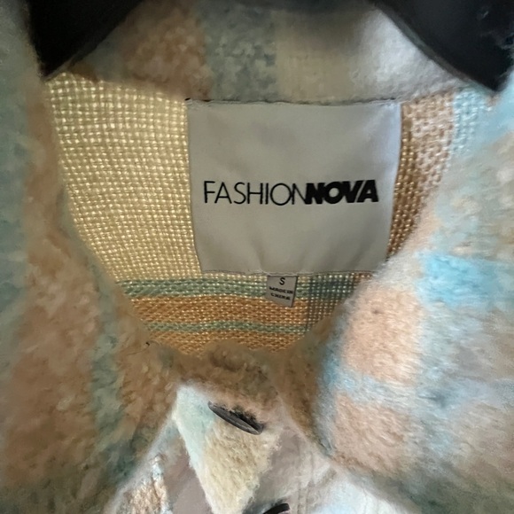 Fashion Nova Plaid Button-Up Jacket in Cream and Blue - Picture 4 of 4